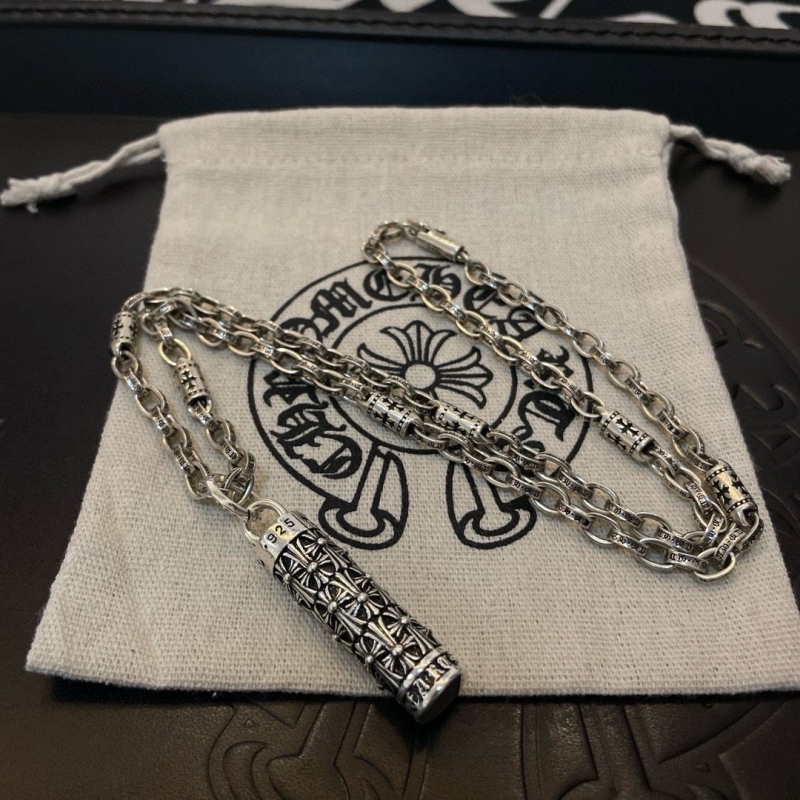 Ch*0me He**ts necklaces